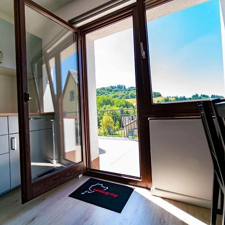North Loop Rooms Аденау Екстер'єр фото