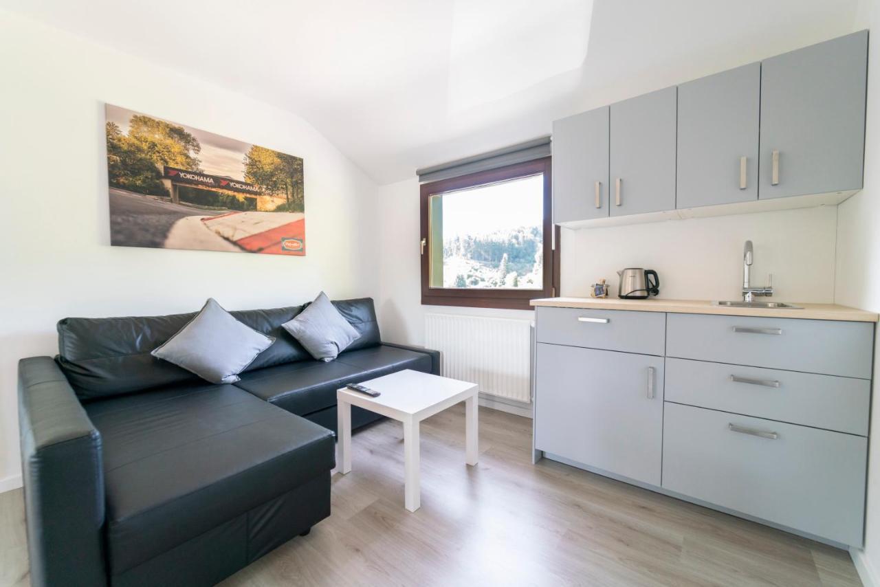 North Loop Rooms Аденау Екстер'єр фото